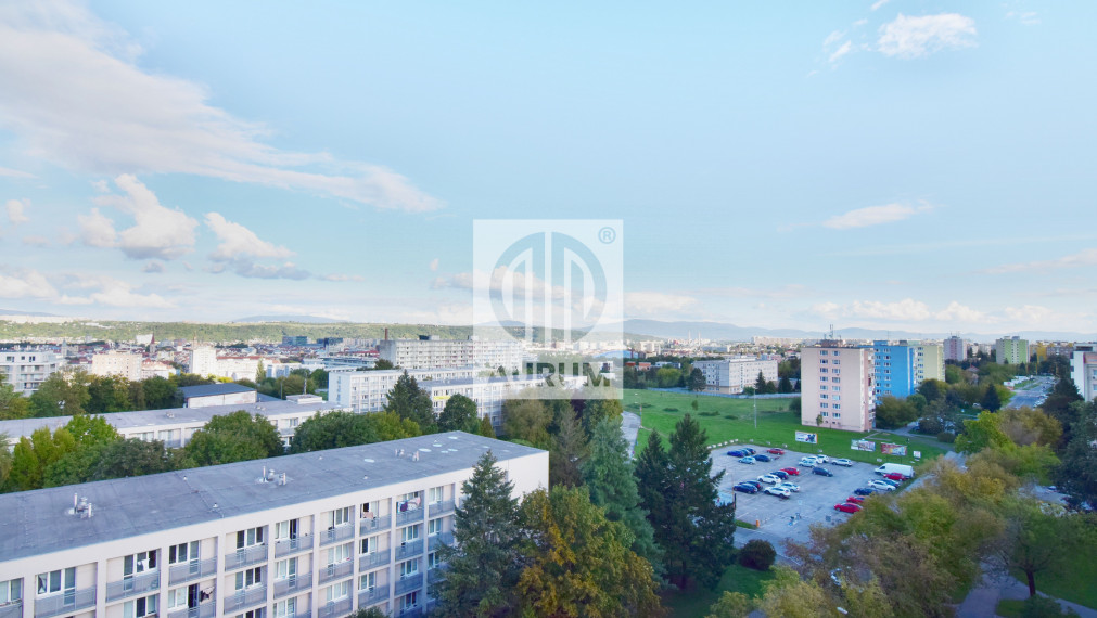 ***REZERVOVANÉ*** 3 izb. byt 55 m2 s Loggiou pri Novej Nemocnici, ul. Považská