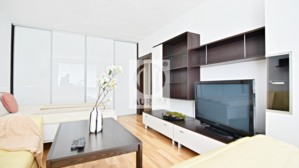 • REZERVOVANÉ • 1 izbový byt pri AUPARKU, 2x LO, 42 m2, Jantárová