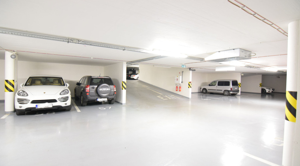 Dvojité Parkovacie miesto v podzemnej garáži, Centrum, Rezidencia pri Radnici.