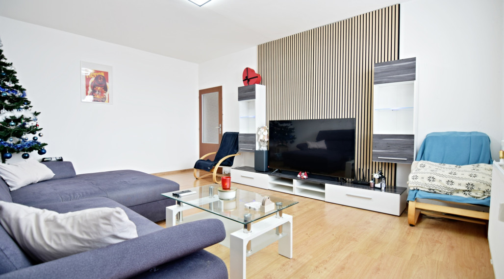 PRENAJATÉ-Moderný 3-izbový zariadený byt