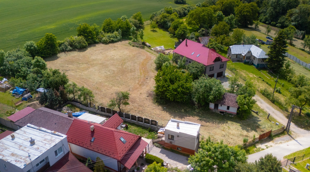 • REZERVOVANÉ• Stavebný Pozemok 3523 m2, Perín-Chym, časť Vyšný Lánec