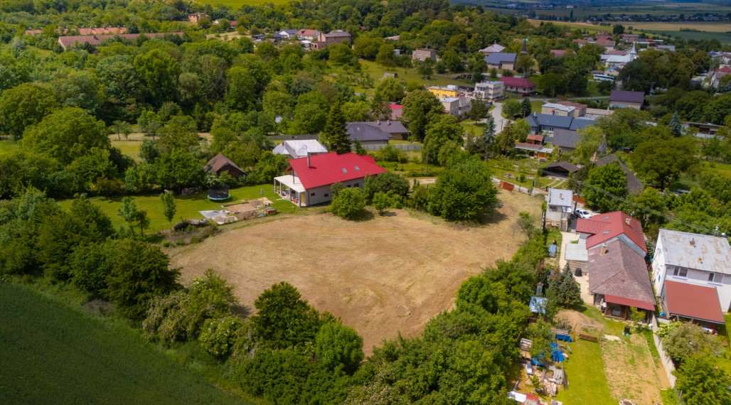 • REZERVOVANÉ• Stavebný Pozemok 3523 m2, Perín-Chym, časť Vyšný Lánec