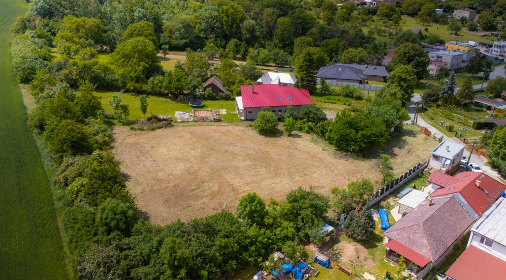 • REZERVOVANÉ• Stavebný Pozemok 3523 m2, Perín-Chym, časť Vyšný Lánec