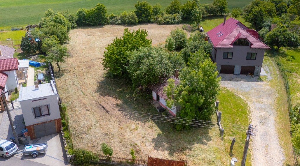 • REZERVOVANÉ• Stavebný Pozemok 3523 m2, Perín-Chym, časť Vyšný Lánec