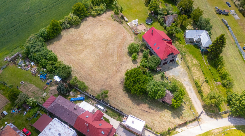 • REZERVOVANÉ• Stavebný Pozemok 3523 m2, Perín-Chym, časť Vyšný Lánec