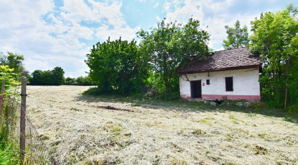 • REZERVOVANÉ• Stavebný Pozemok 3523 m2, Perín-Chym, časť Vyšný Lánec