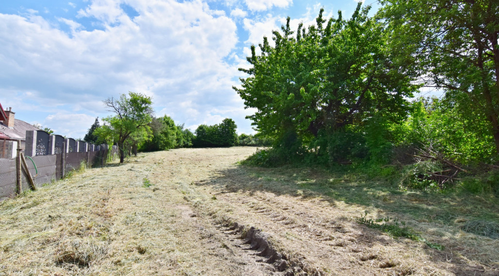 • REZERVOVANÉ• Stavebný Pozemok 3523 m2, Perín-Chym, časť Vyšný Lánec
