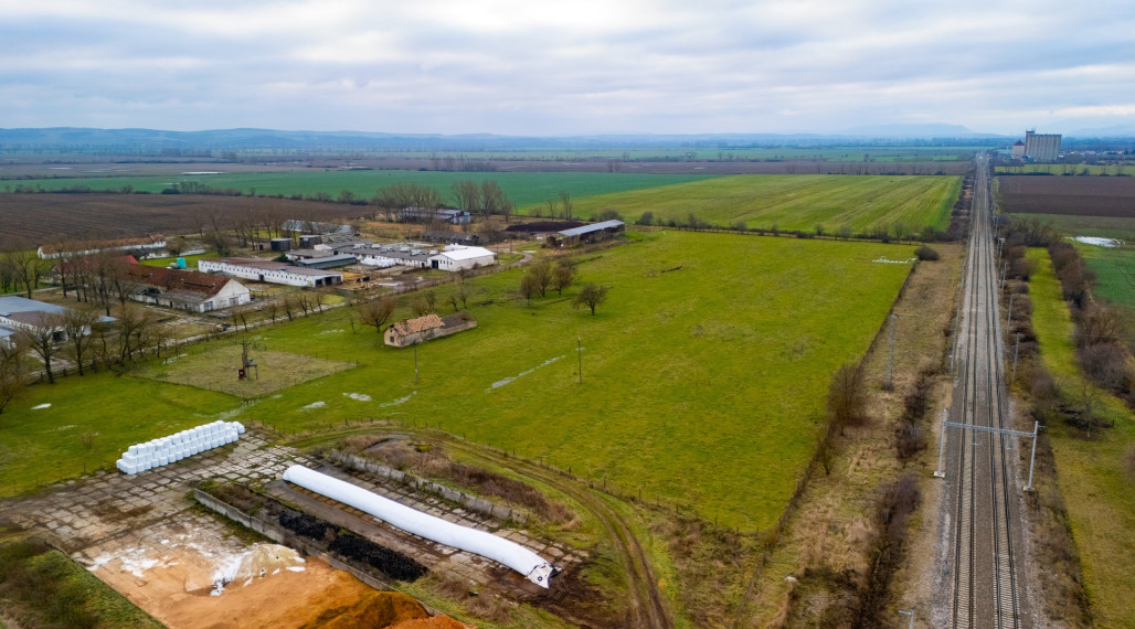 Pozemok pre výstavbu Haly, 14 km od Košíc