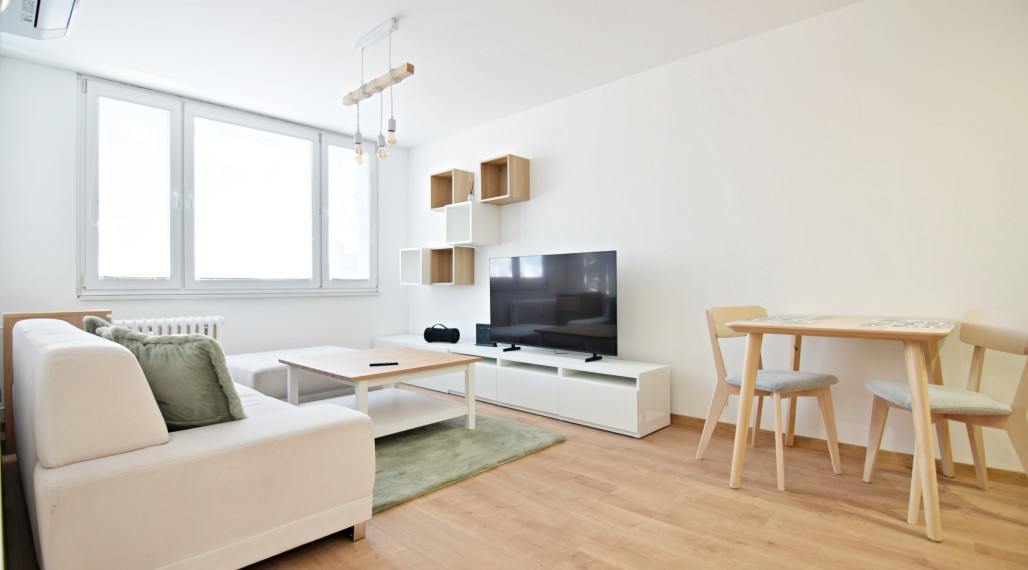• PRENAJATÉ • 2 izb. byt, 42 m2, ul. Ružínska, Terasa