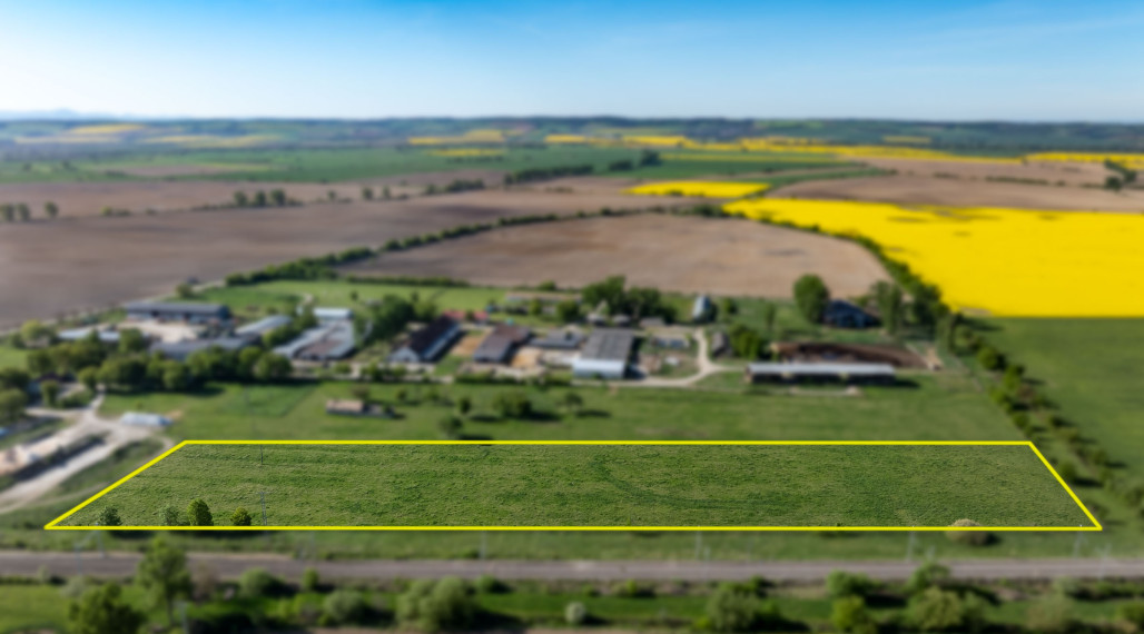 Pozemok 25.000 m2 na výstavbu Haly, 14 km od Košíc