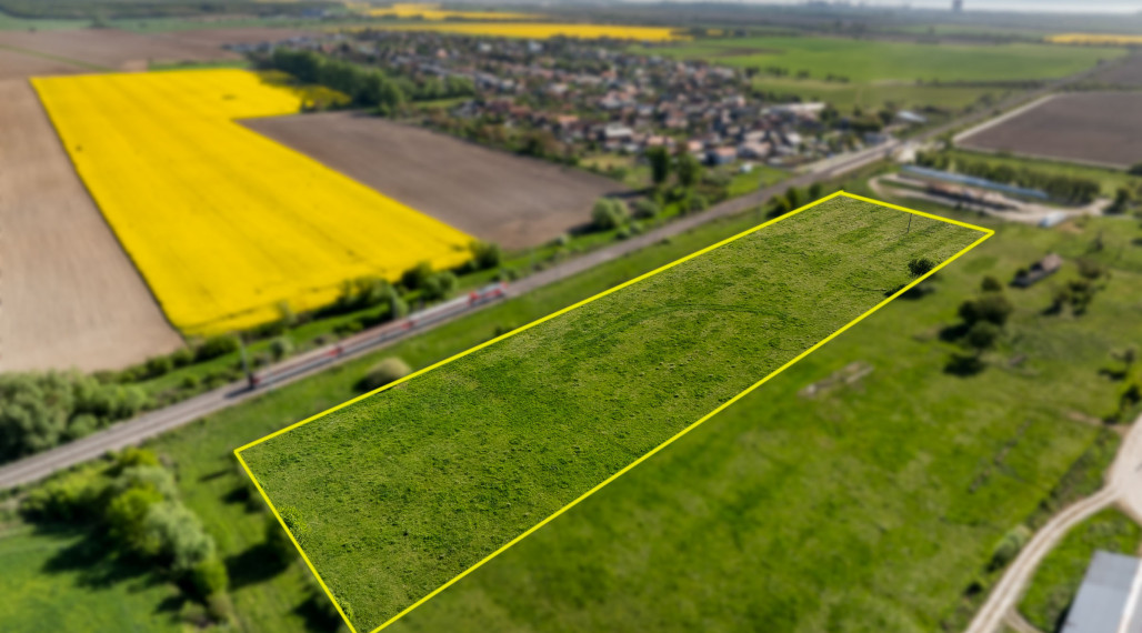 Pozemok 25.000 m2 na výstavbu Haly, 14 km od Košíc