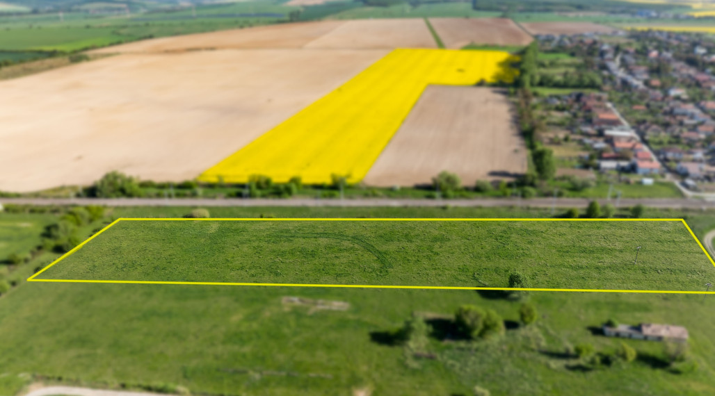 Pozemok 25.000 m2 pre výstavbu Haly, 14 km od Košíc