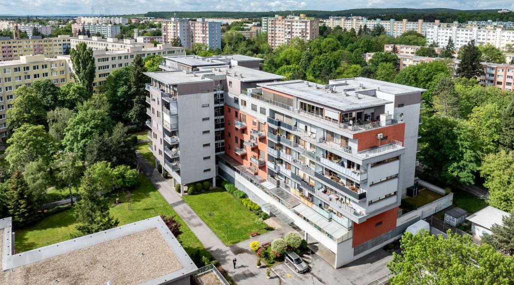 Priestranný 2 izb. byt, 67 m2 v Novostavbe, ul. Obrody