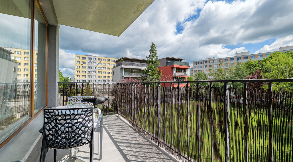 • REZERVOVANÉ • Priestranný 2 izb. byt, 67 m2 v Novostavbe, ul. Obrody