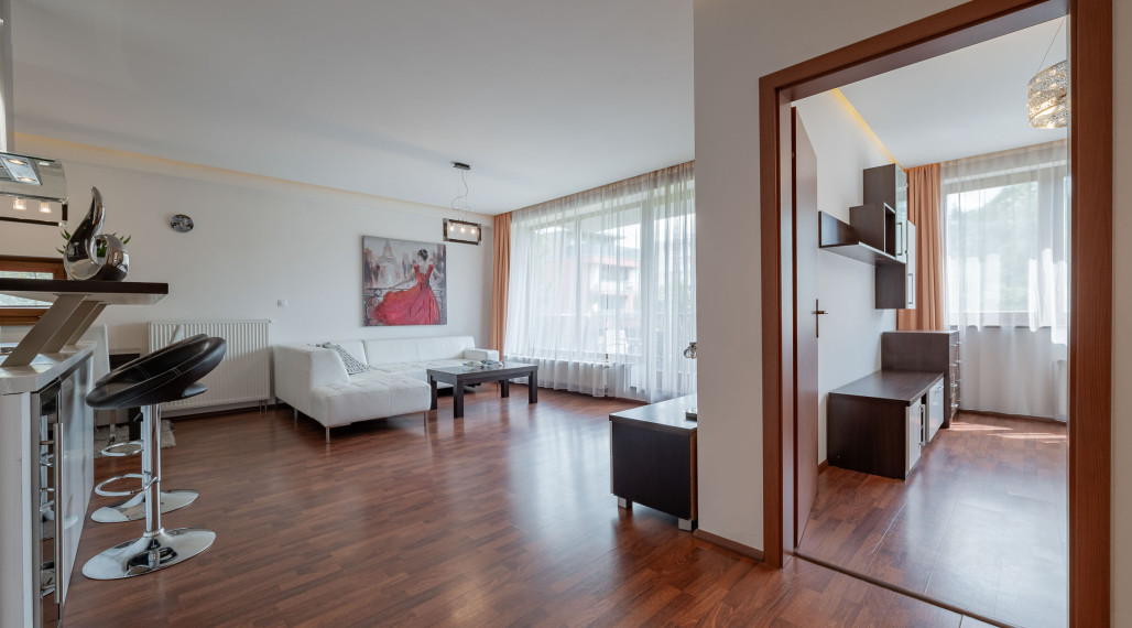 • REZERVOVANÉ • Priestranný 2 izb. byt, 67 m2 v Novostavbe, ul. Obrody