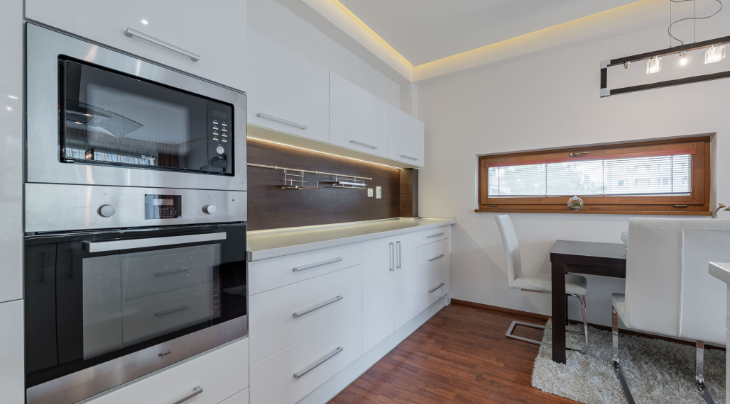 • REZERVOVANÉ • Priestranný 2 izb. byt, 67 m2 v Novostavbe, ul. Obrody