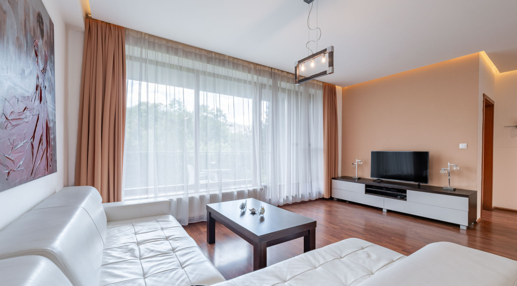 • REZERVOVANÉ • Priestranný 2 izb. byt, 67 m2 v Novostavbe, ul. Obrody