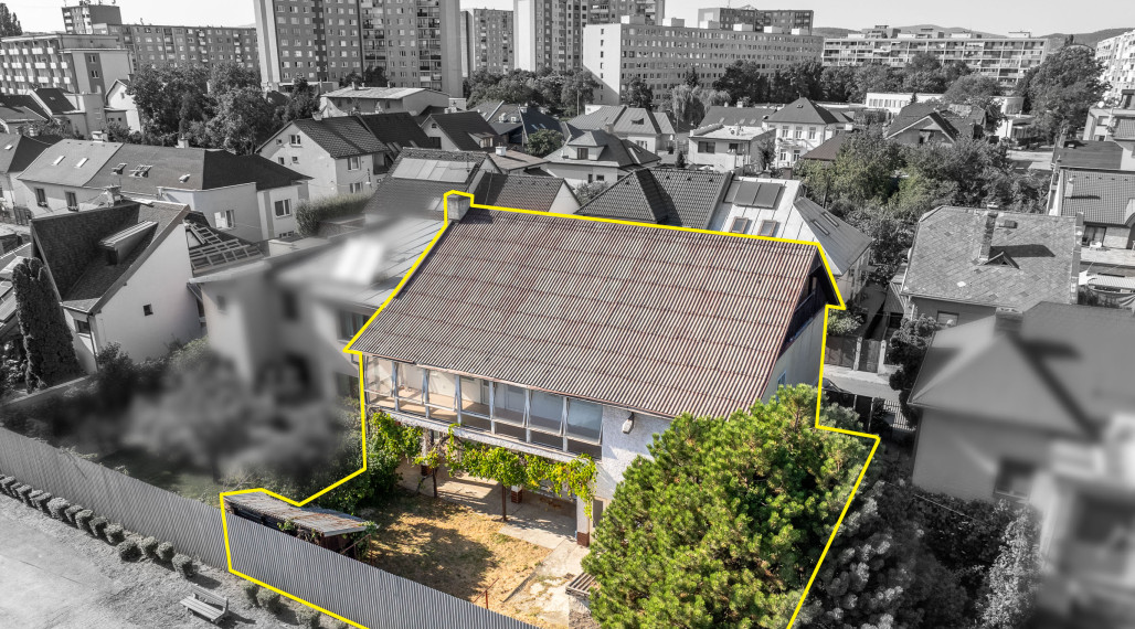 Dom s veľkým investičným potencionálnom, 353 m2, KE- JUH