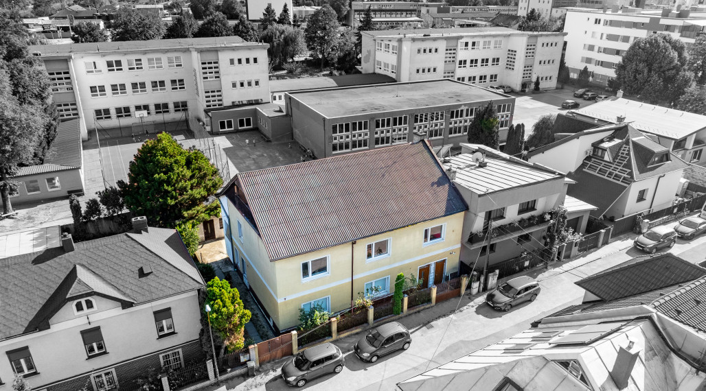 Dom s veľkým investičným potencionálnom, 353 m2, KE- JUH