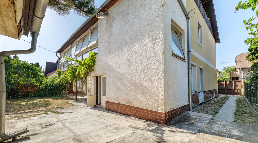 Dom s veľkým investičným potencionálnom, 353 m2, KE- JUH