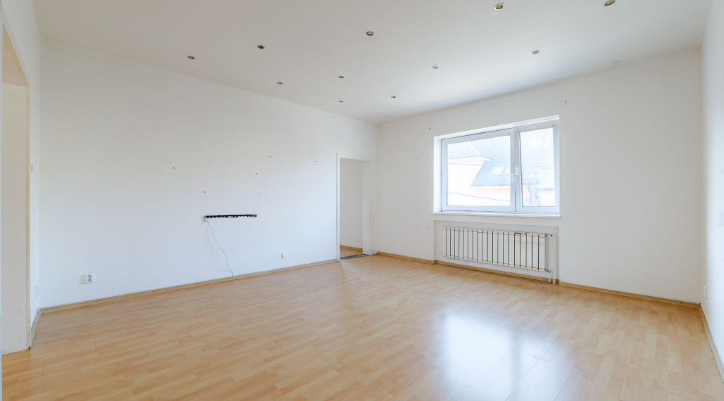 Dom s veľkým investičným potencionálnom, 353 m2, KE- JUH