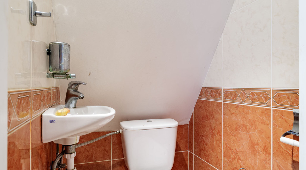 Dom s veľkým investičným potencionálnom, 353 m2, KE- JUH