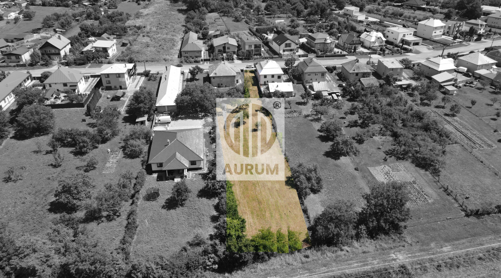 Veľký pozemok pri KE – vhodný aj pre 2 rodiny