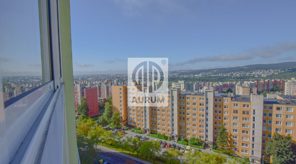 3- izbový byt - Sídlisko ťahanovce.