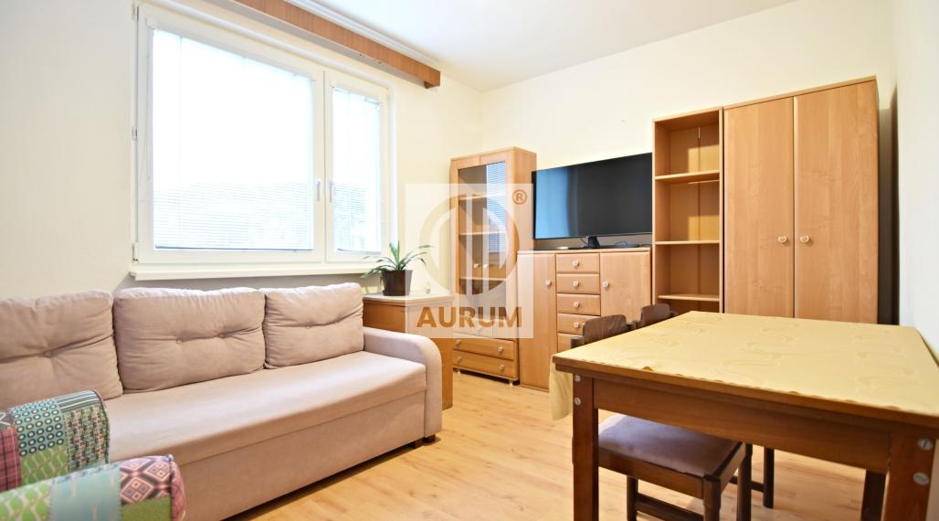 • REZERVOVANÉ • Priestranný 3 izb. byt, 70 m2, sídl. Pod Papierňou