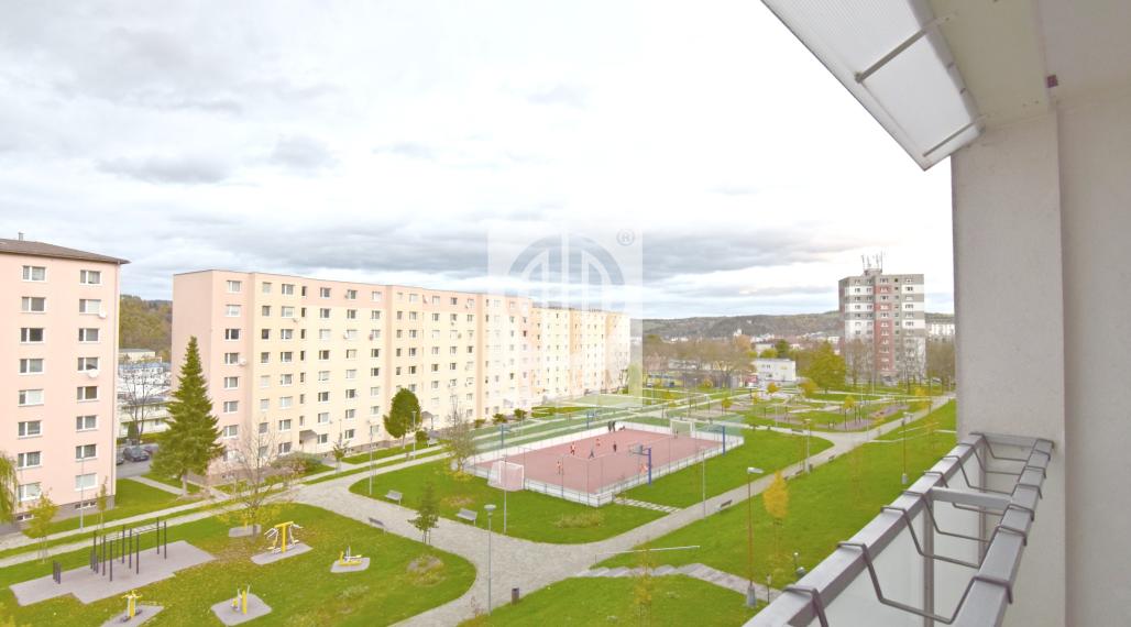 • REZERVOVANÉ • Priestranný 3 izb. byt, 70 m2, sídl. Pod Papierňou