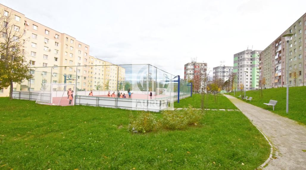 • REZERVOVANÉ • Priestranný 3 izb. byt, 70 m2, sídl. Pod Papierňou