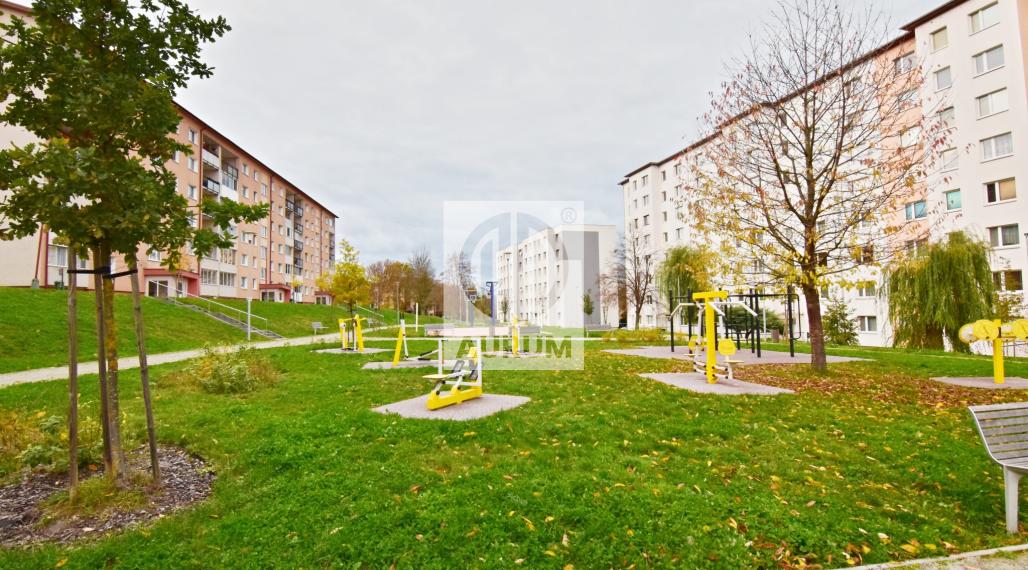 • REZERVOVANÉ • Priestranný 3 izb. byt, 70 m2, sídl. Pod Papierňou