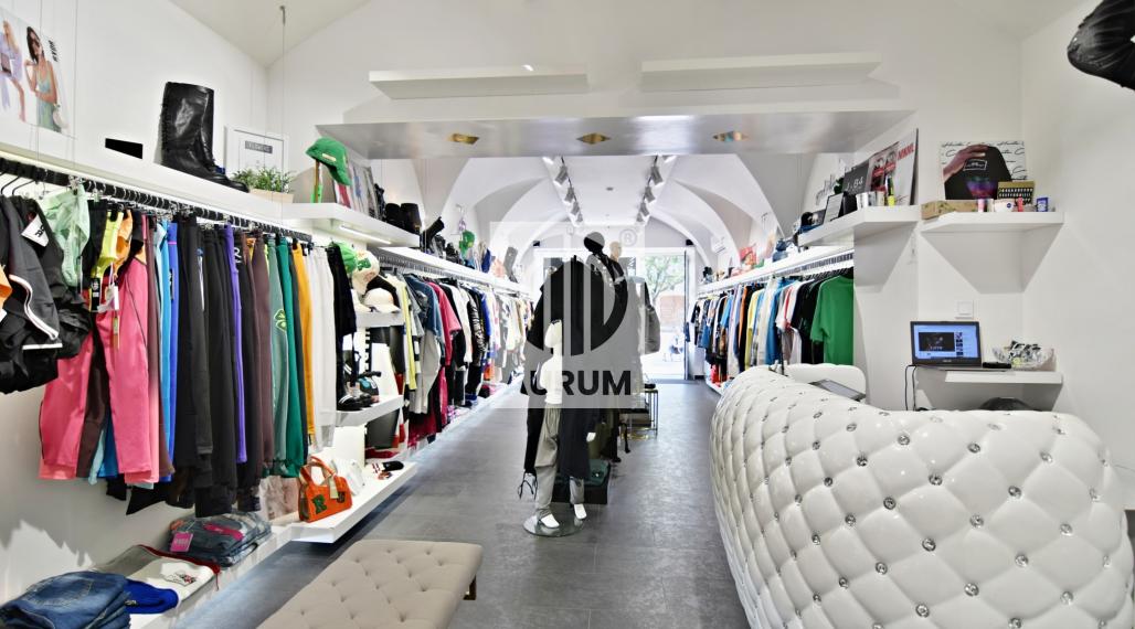 Obchodné priestory 57 m2 s výkladom na Hlavnej ul.