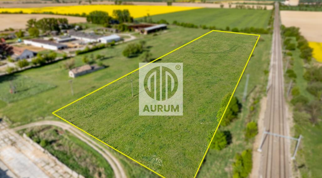 Pozemok 25.000 m2 na výstavbu Haly, 14 km od Košíc