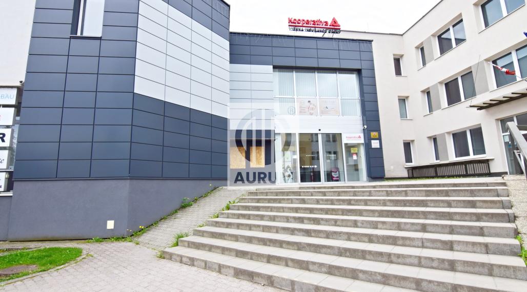 Lukratívne Obchodné priestory, 596 m2 v centre Bardejova