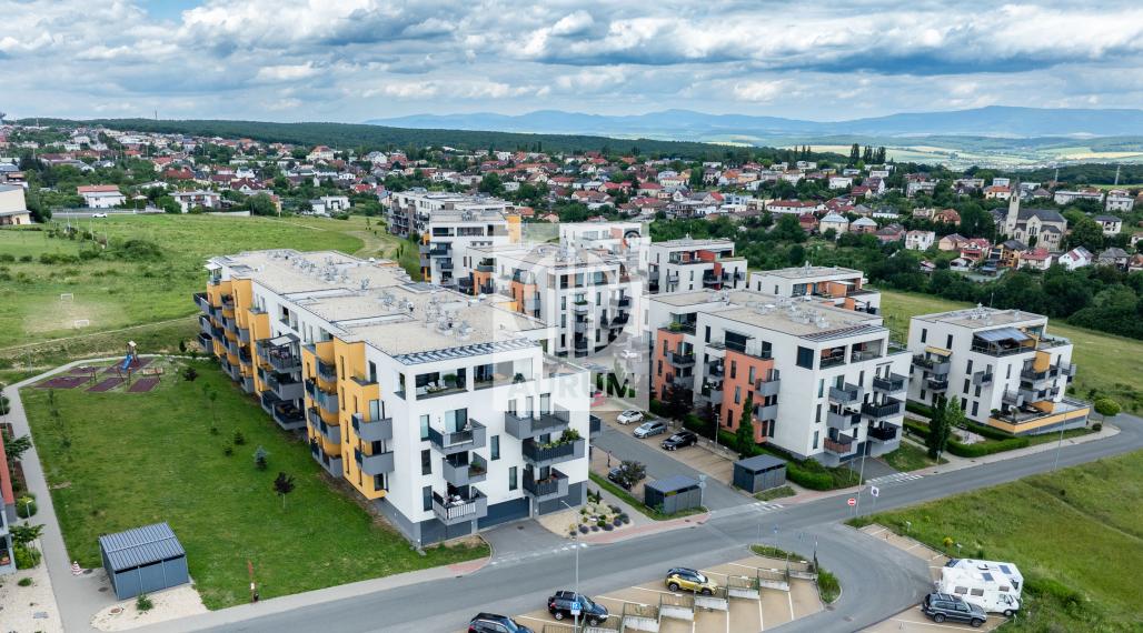 Vnútorne garážove parkovacie miesto
