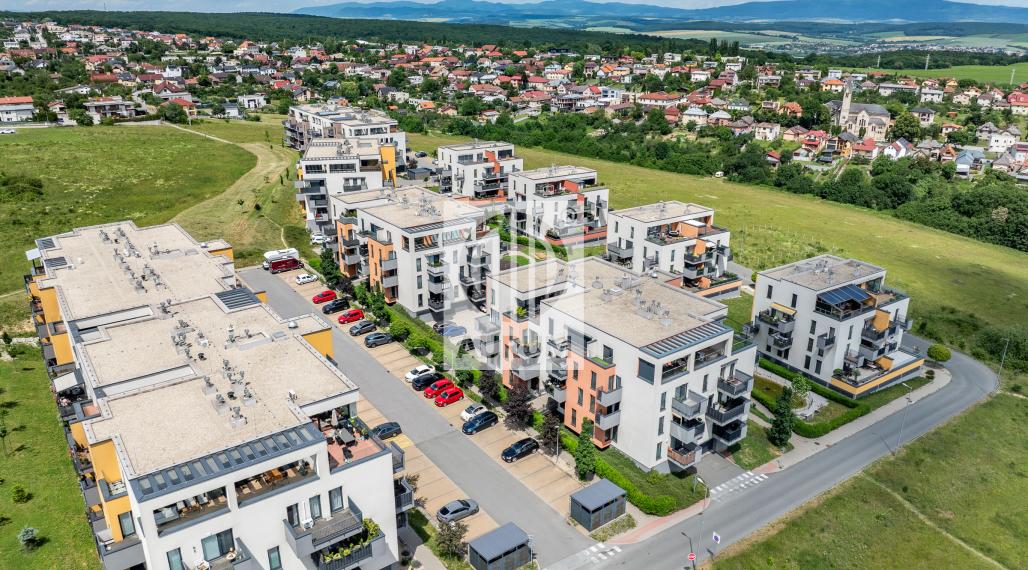 Vnútorne garážové parkovacie miesto, Zelená Stráň