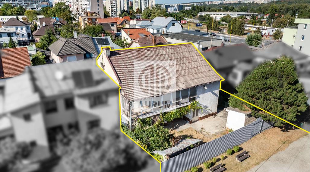 Dom s veľkým investičným potencionálnom, 353 m2, KE- JUH