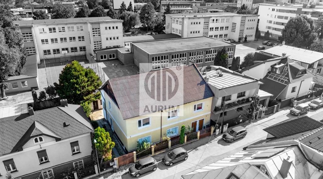 Dom s veľkým investičným potencionálnom, 353 m2, KE- JUH