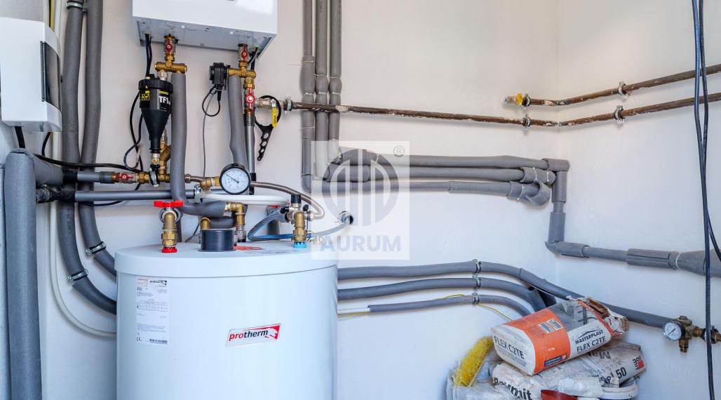 Dom s veľkým investičným potencionálnom, 353 m2, KE- JUH