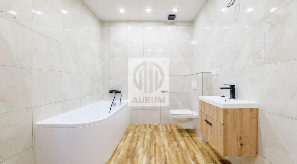 Dom s veľkým investičným potencionálnom, 353 m2, KE- JUH