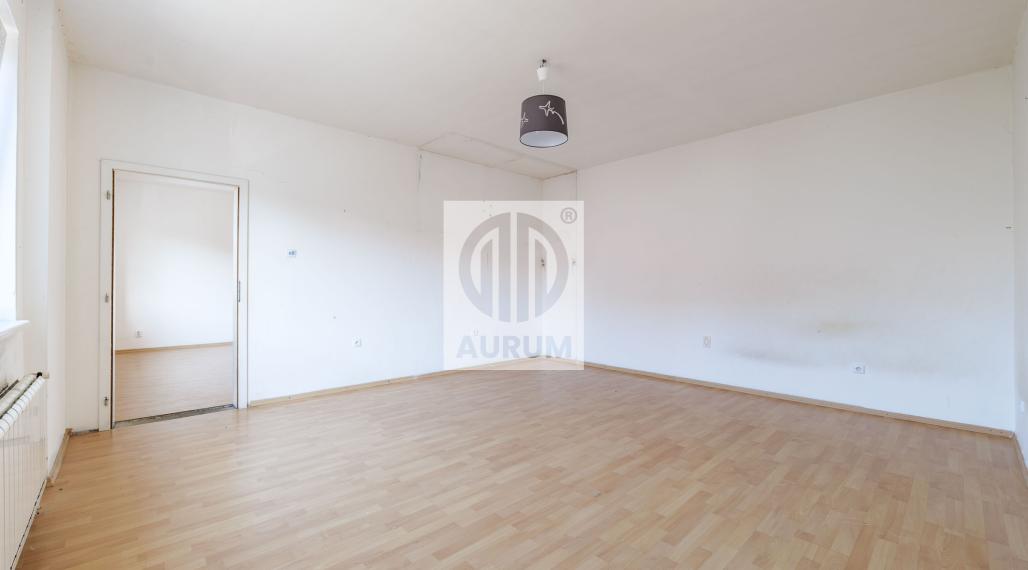 Dom s veľkým investičným potencionálnom, 353 m2, KE- JUH