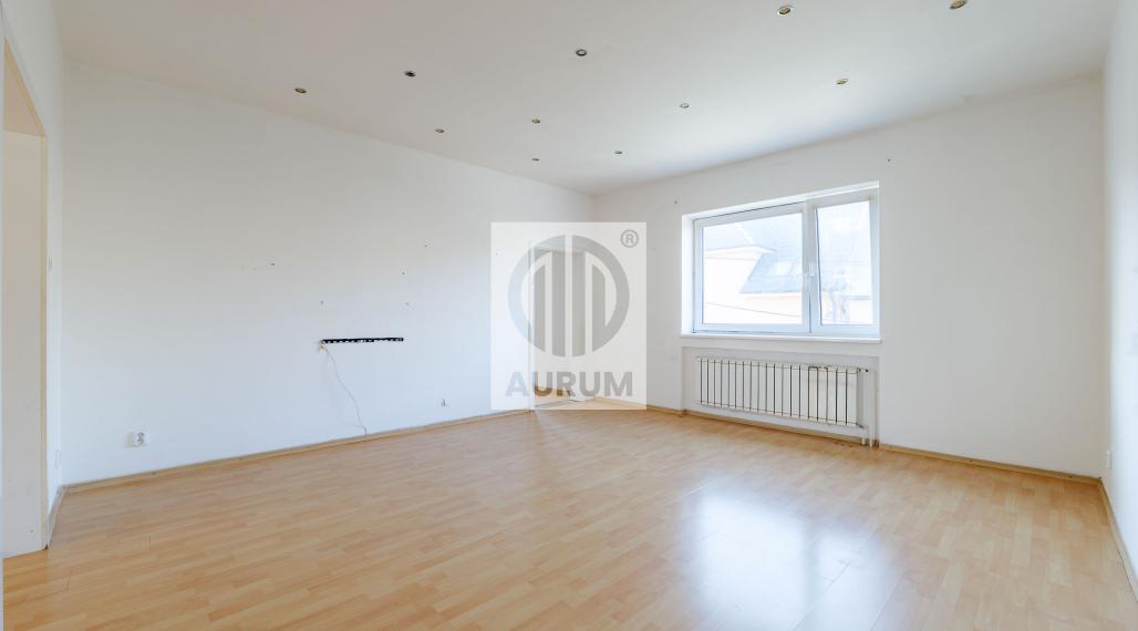 Dom s veľkým investičným potencionálnom, 353 m2, KE- JUH