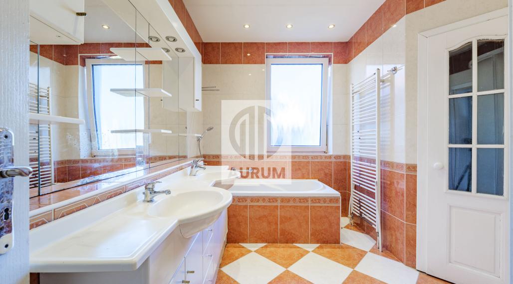 Dom s veľkým investičným potencionálnom, 353 m2, KE- JUH