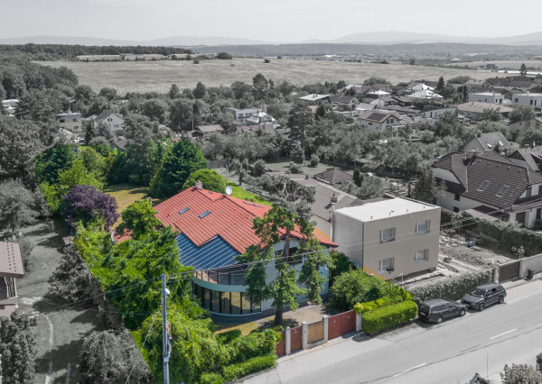 ***PREDANÉ*** 7 izbová Rodinná Vila s rozlohou 470 m2 na Pereši