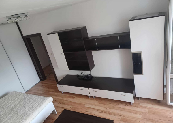 1 izbový byt pri AUPARKU, 2x LO, 42 m2, Jantárová