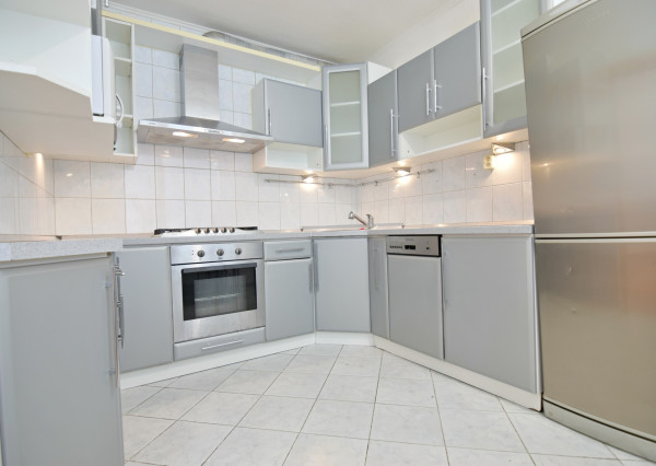4 izb. byt, 6m loggia, ul. Jenisejská, Nad Jazerom