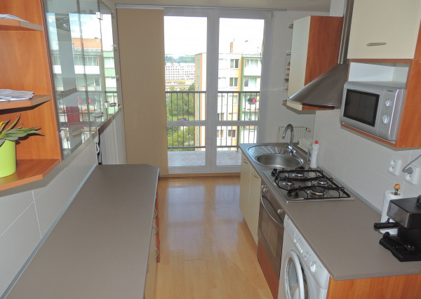3 izb. byt, 6m loggia, 55 m2, ul. Považská