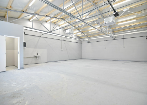 • PRENAJATÉ • Nové priestory pre vaše podnikanie, 99 m2, ul. Jarmočná